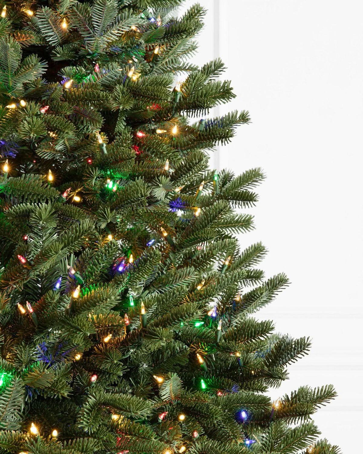 Árvore de Natal Fraser Fir com Galhos Articulados, Suporte Metálico e Micro LEDs Coloridos Embutidos